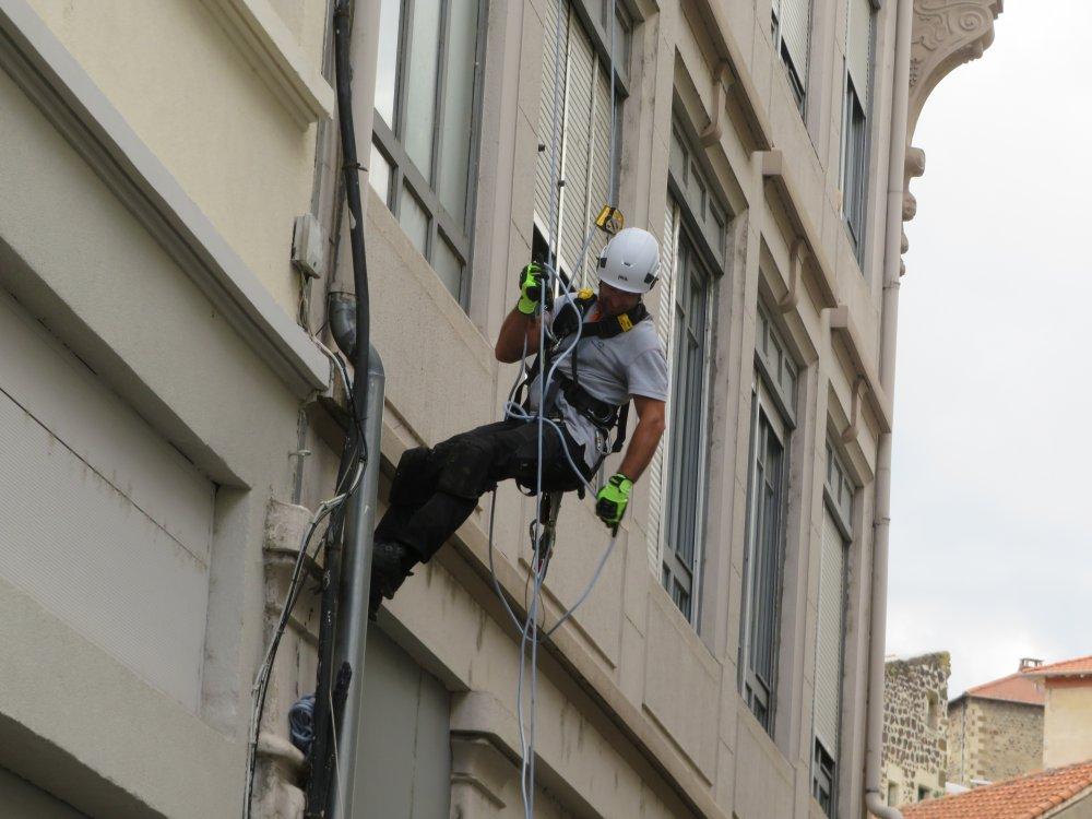I nostri tecnici eseguono il lavoro
